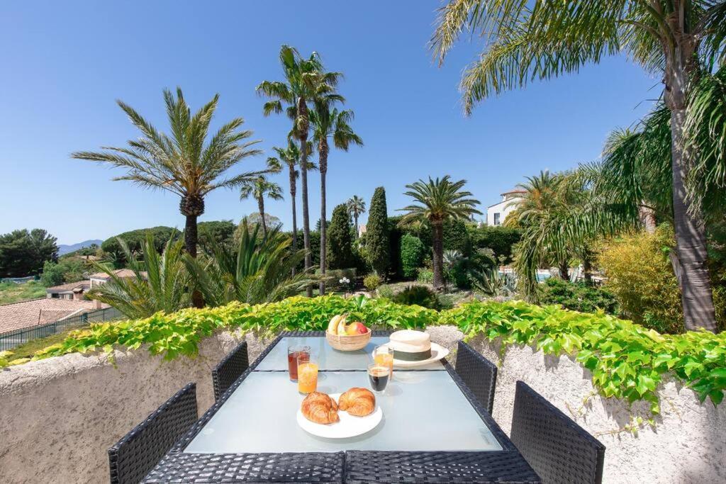 Le Castel Rose Super Cannes, Face Aux Iles De Lerins Vallauris Exterior photo
