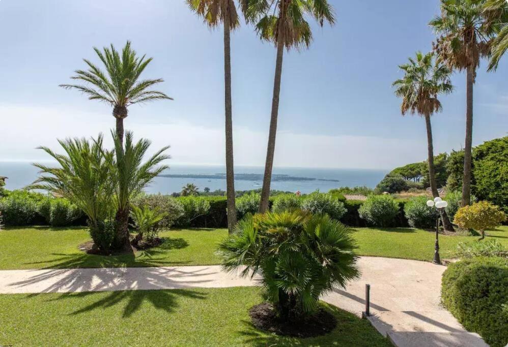 Le Castel Rose Super Cannes, Face Aux Iles De Lerins Vallauris Exterior photo