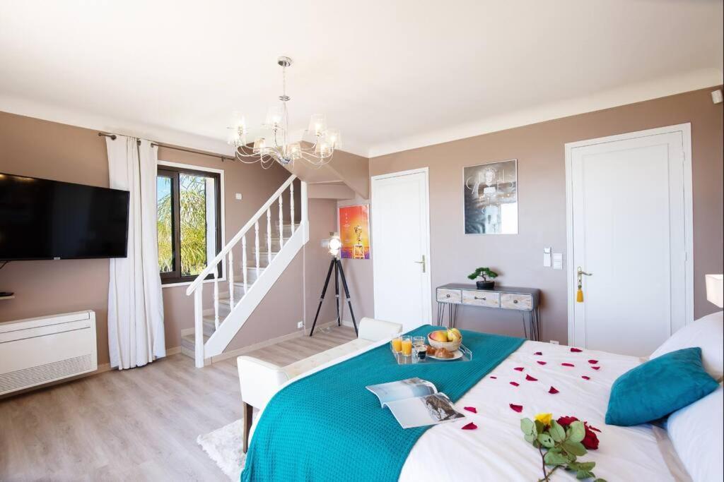 Le Castel Rose Super Cannes, Face Aux Iles De Lerins Vallauris Exterior photo
