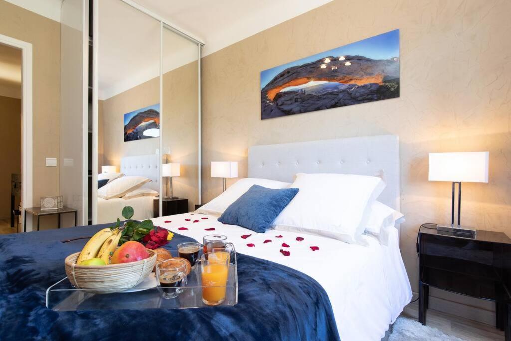 Le Castel Rose Super Cannes, Face Aux Iles De Lerins Vallauris Exterior photo